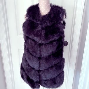 Black faux fur vest size Large brand new